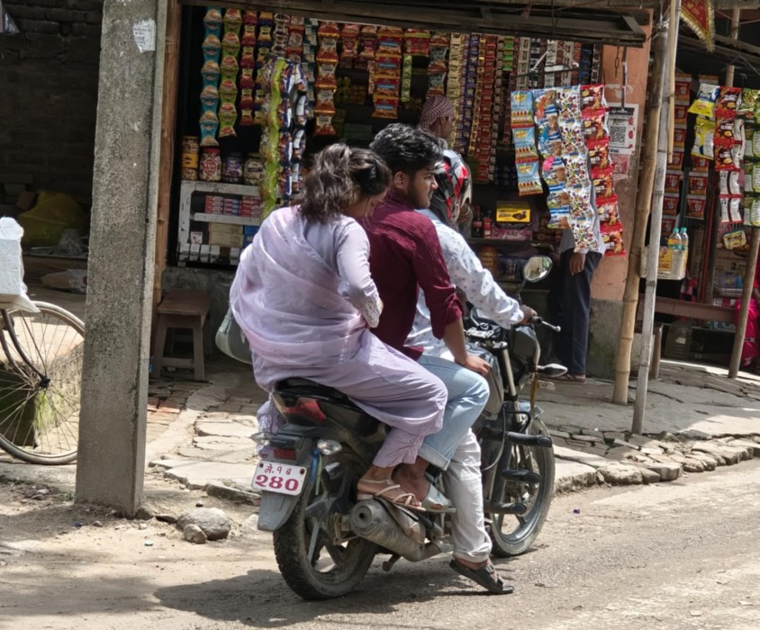 झापामा सरकारी गाडीको चरम दुरुपयोग, सम्बन्धी निकाय किन मौन ?